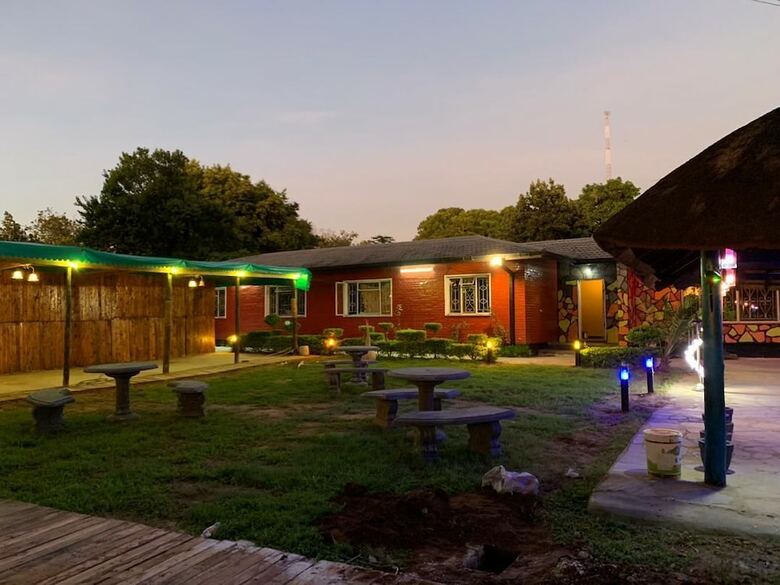 Hotel Hooters Lodge