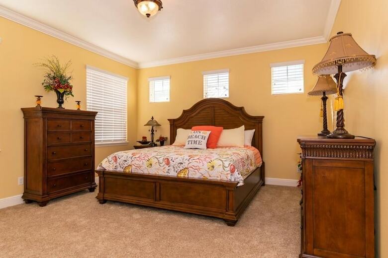Sunrise Moorings Both - Five Bedroom Condo