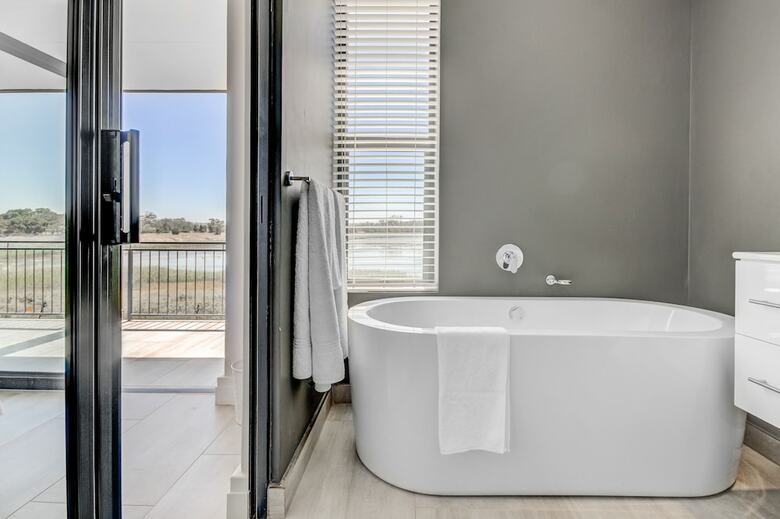 Uniquestay Paardevlei Square Apartment - Adults Only