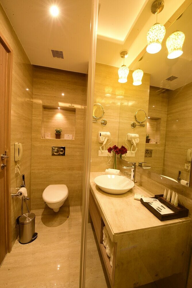 Surestay Hotel By Best Western Amritsar