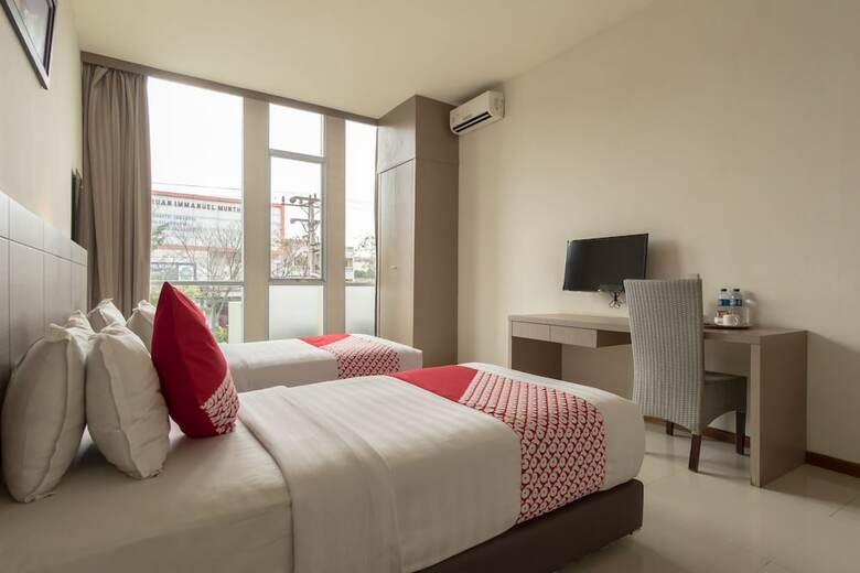 Putra Mulia Hotel