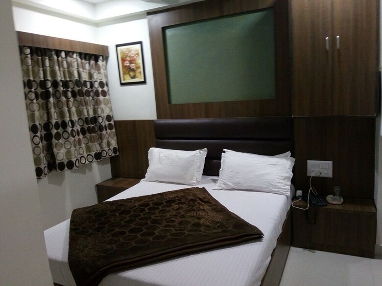 Hotel The Grand Aryakul
