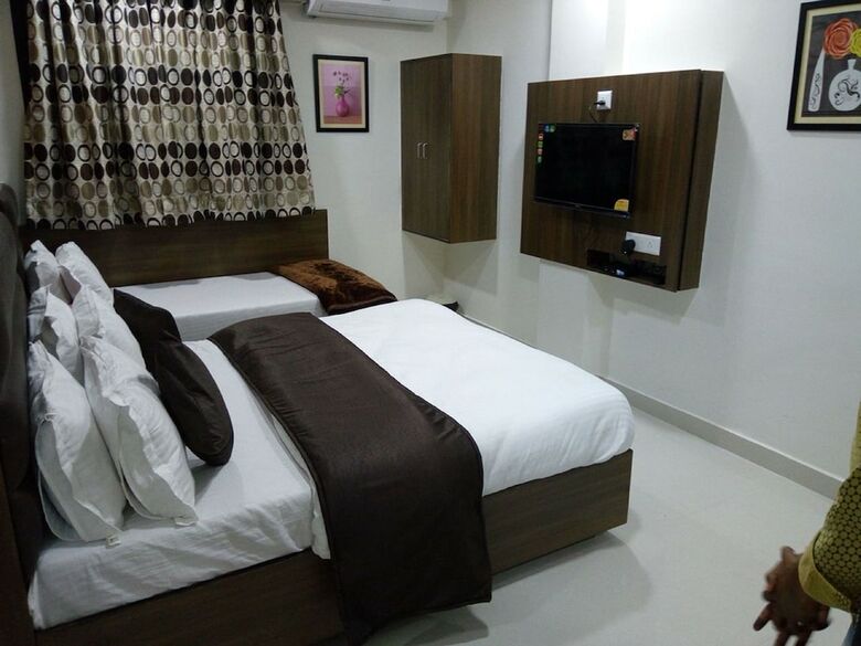 Hotel The Grand Aryakul
