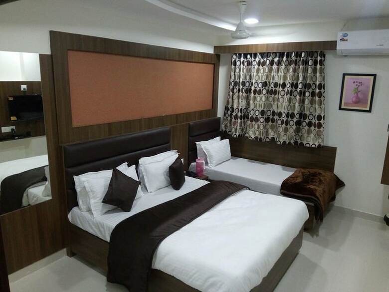 Hotel The Grand Aryakul