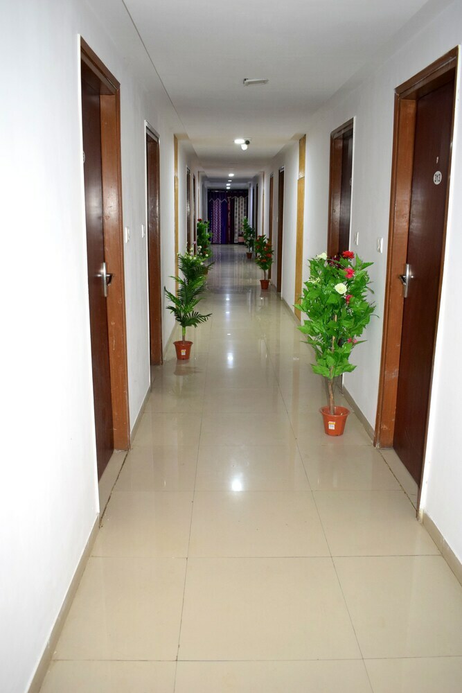 Hotel The Grand Aryakul