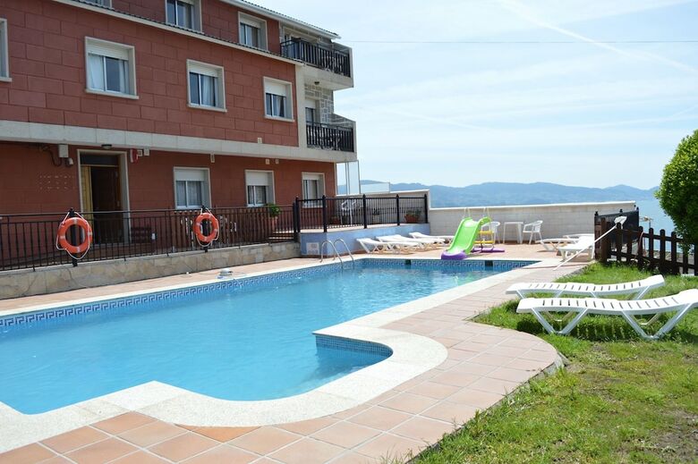 Apartamentos Sin�s Playa