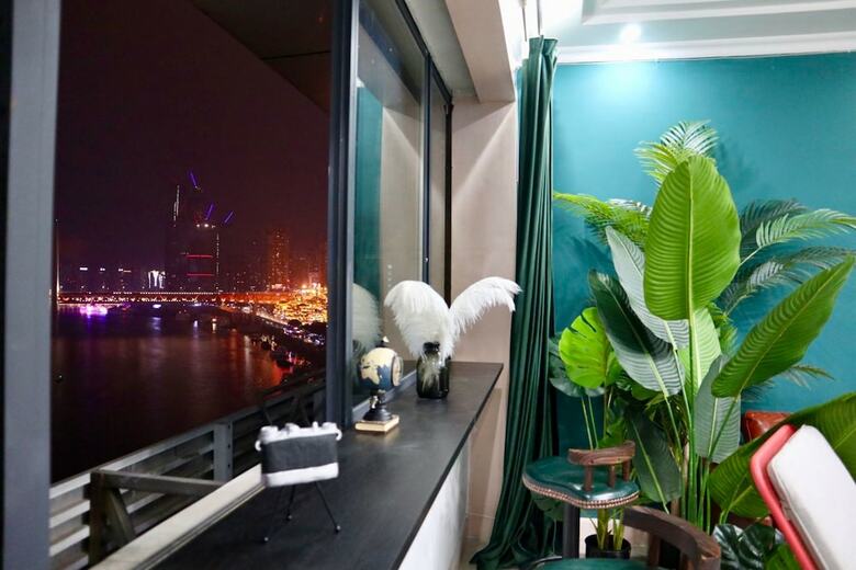 Qing Apartment Chungking Express