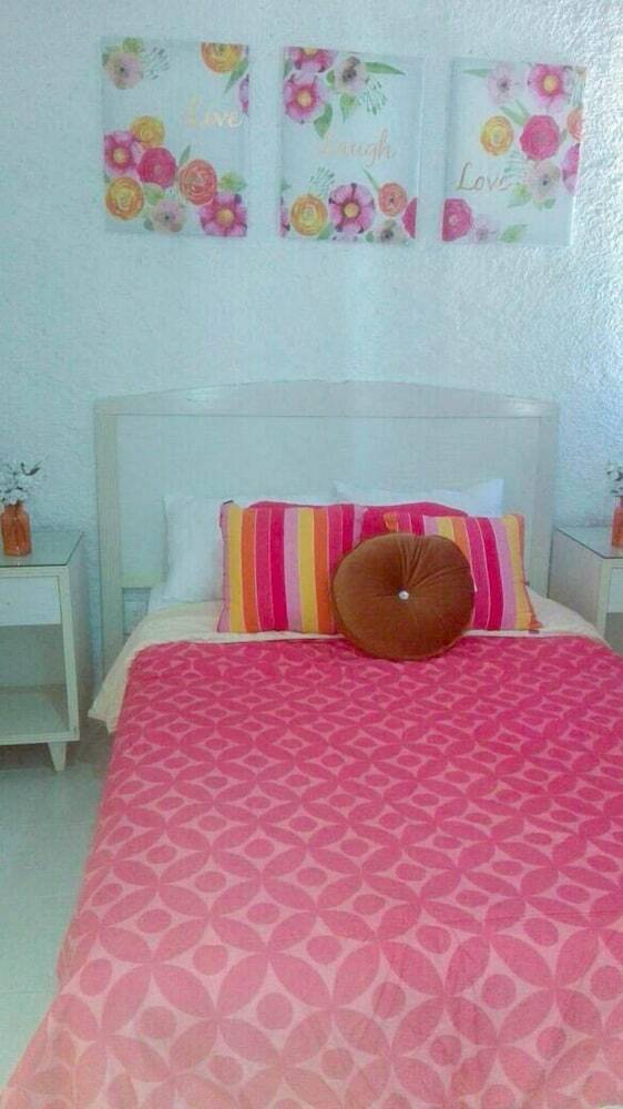 Pok-ta-pok Guest House