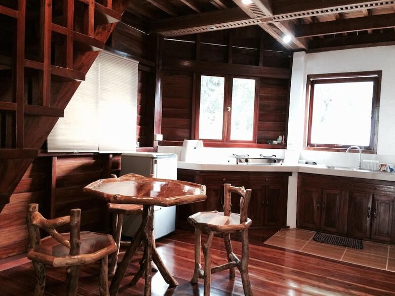Hotel Pahiluna Guesthouse