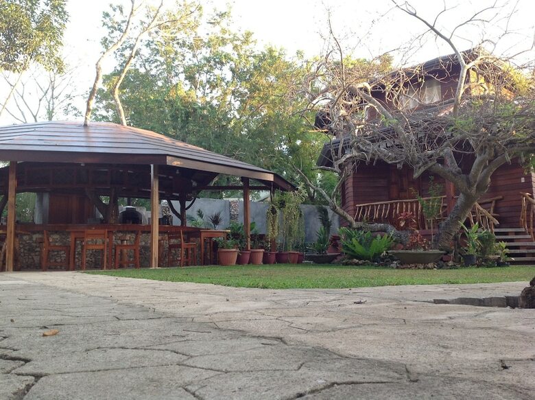 Hotel Pahiluna Guesthouse
