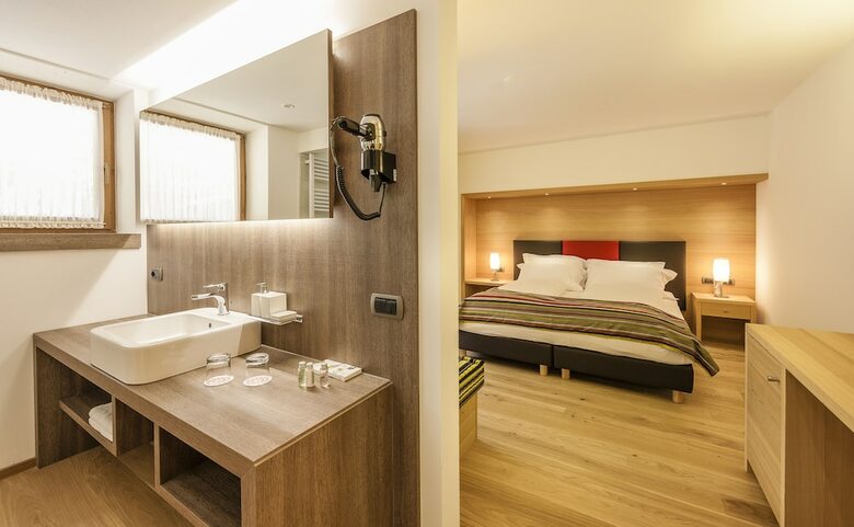 Family & Wellness Hotel Shandranj