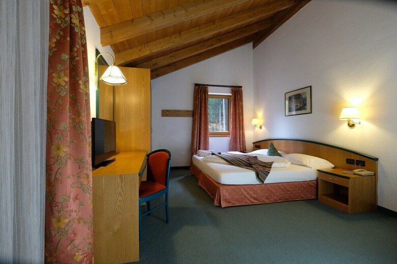 Family & Wellness Hotel Shandranj