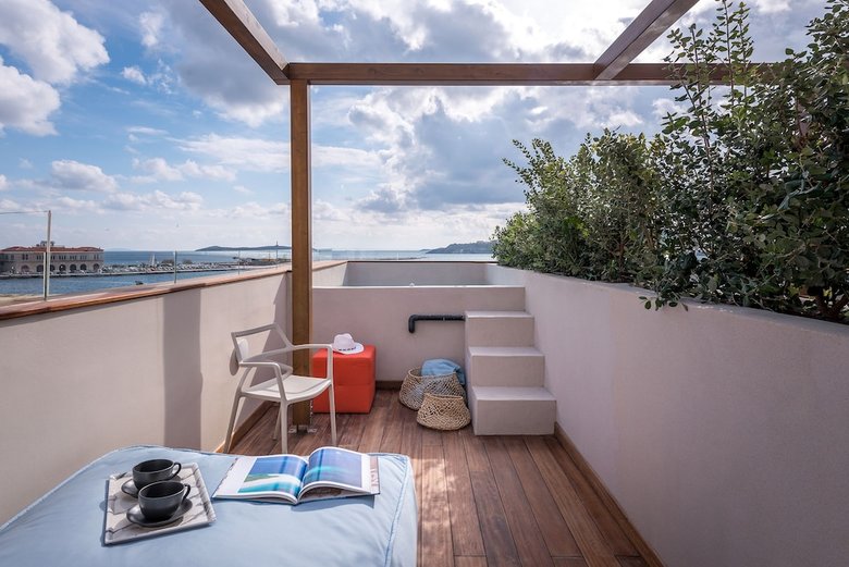 Hotel Shapes Luxury Suites