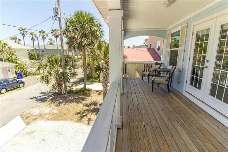 Averys Ocean Breeze - Six Bedroom Home