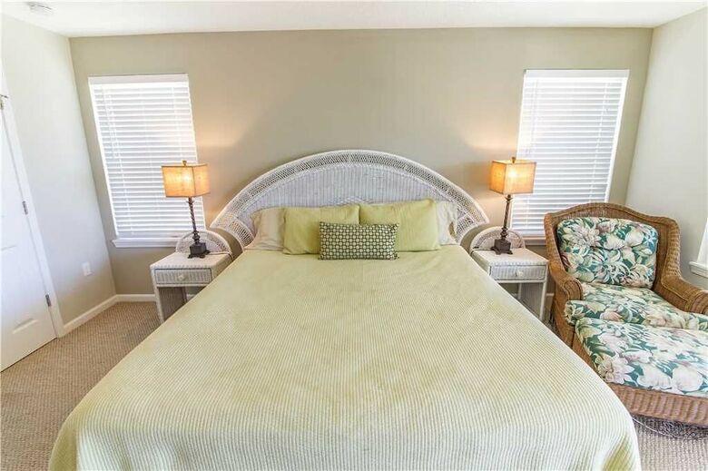 Averys Ocean Breeze - Six Bedroom Home