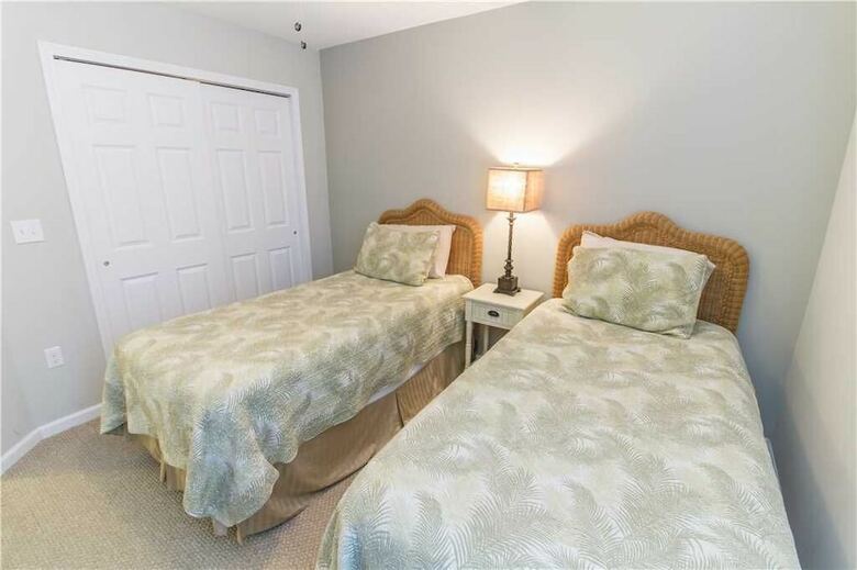 Averys Ocean Breeze - Six Bedroom Home