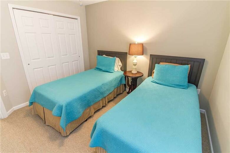 Averys Ocean Breeze - Six Bedroom Home