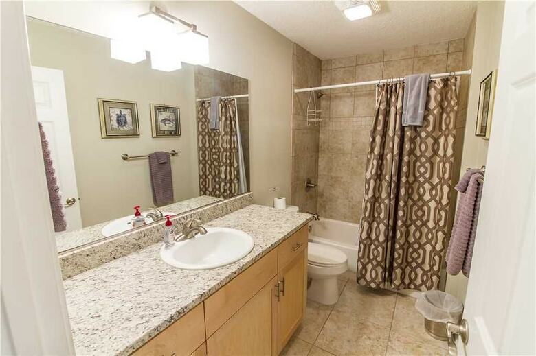 Averys Ocean Breeze - Six Bedroom Home