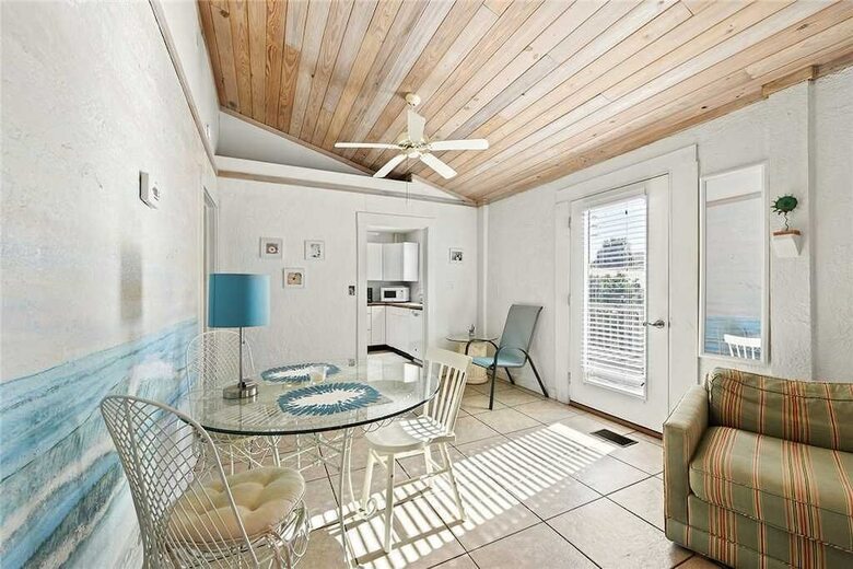 Coconut Cottage - Two Bedroom Home