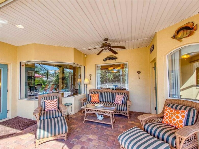 Splashing Dolphins - Three Bedroom Home