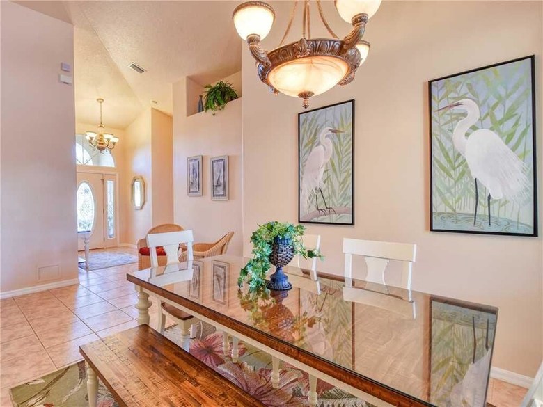 Splashing Dolphins - Three Bedroom Home