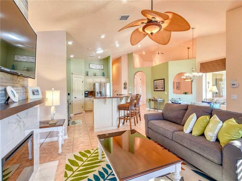 Splashing Dolphins - Three Bedroom Home