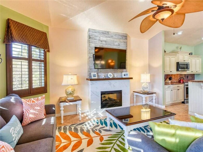 Splashing Dolphins - Three Bedroom Home