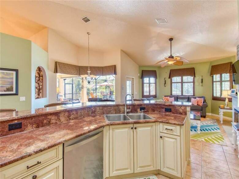 Splashing Dolphins - Three Bedroom Home