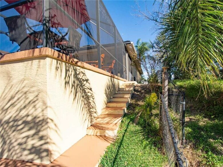Splashing Dolphins - Three Bedroom Home
