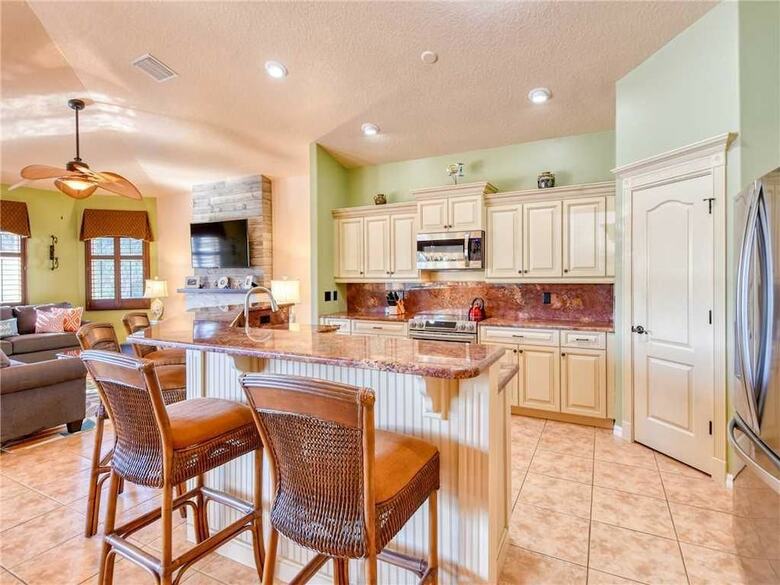 Splashing Dolphins - Three Bedroom Home