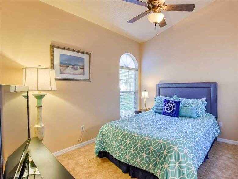 Splashing Dolphins - Three Bedroom Home