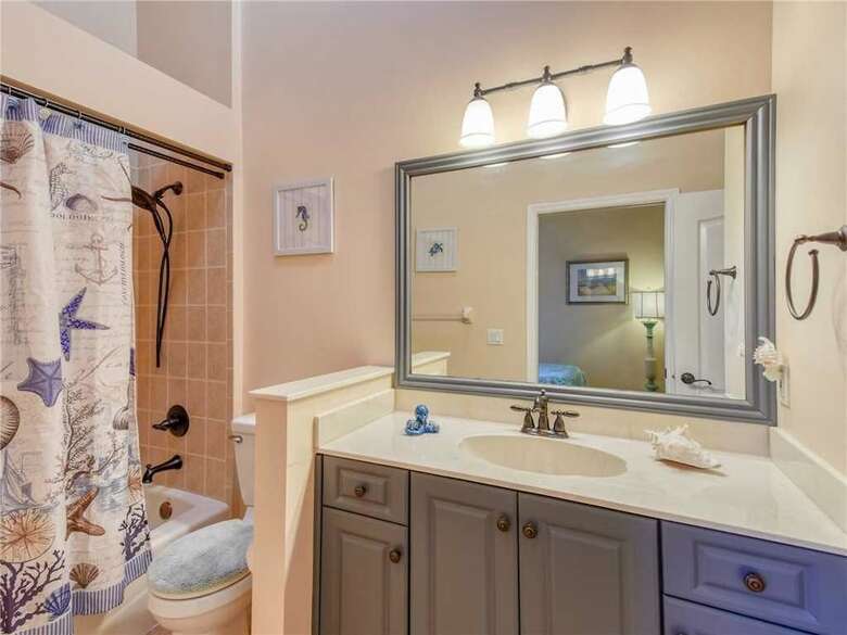 Splashing Dolphins - Three Bedroom Home
