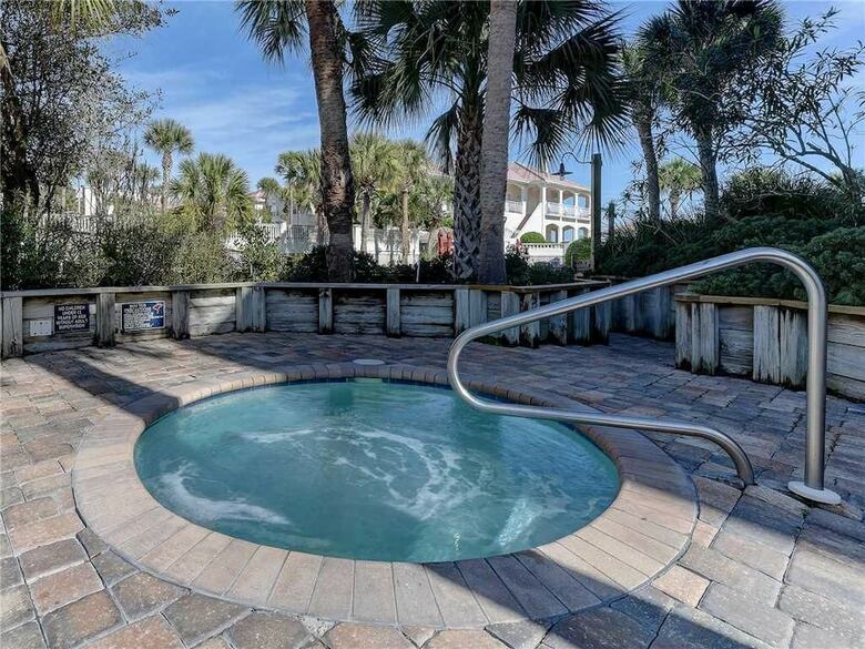 Hibiscus 303d - Two Bedroom Condo