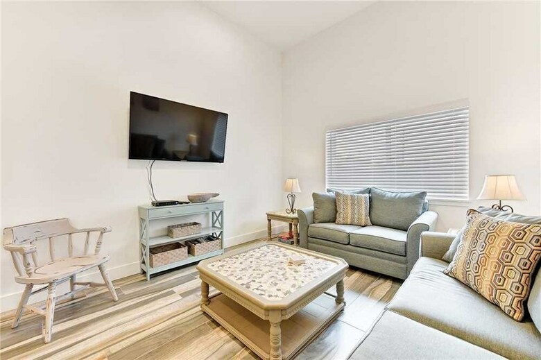 Pelican Beach - Three Bedroom Home