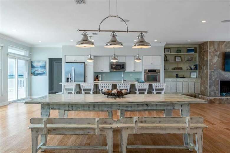 Beachfront Sapphire - Six Bedroom Home