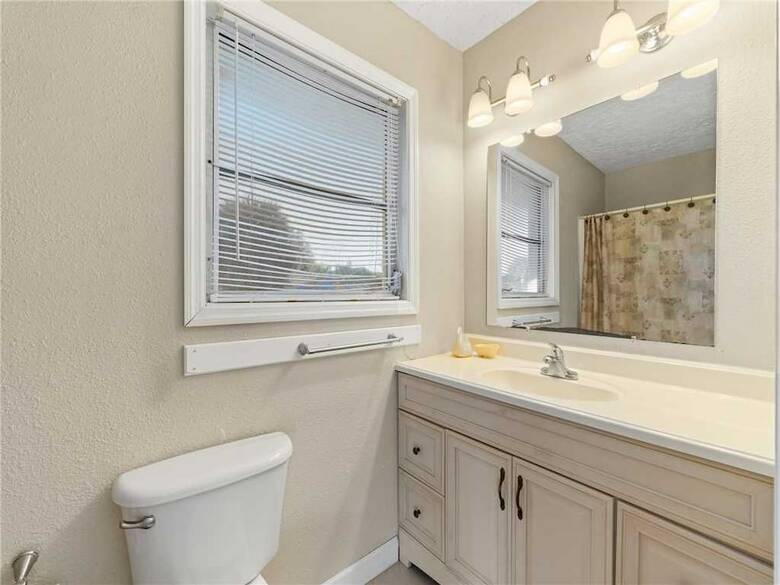 Venice Avalon Home - Three Bedroom Home