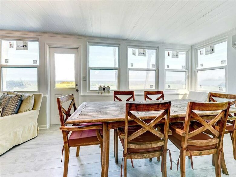 The Cali House - Four Bedroom Home