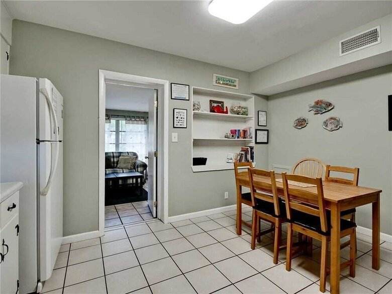 Venice Harbor 606 - Two Bedroom Home