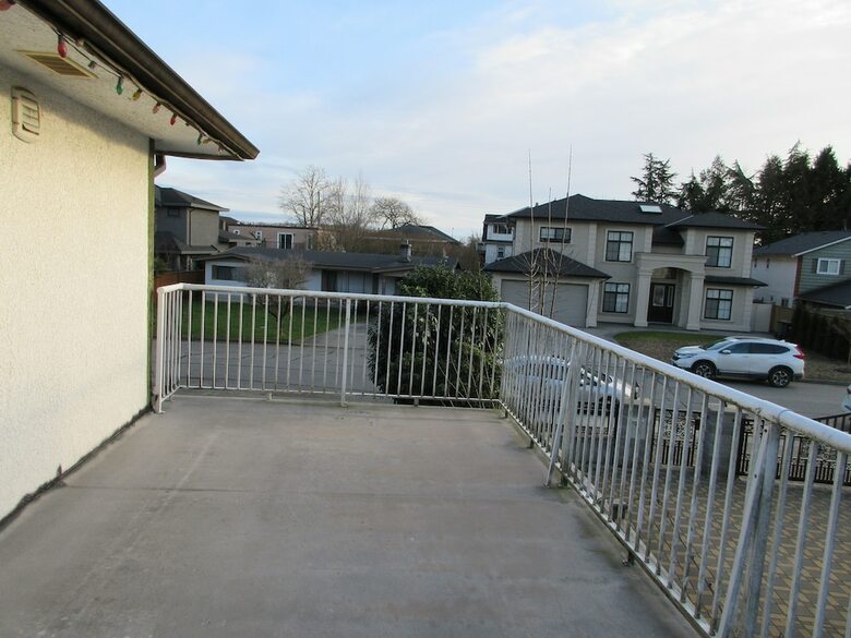 Quite House Near Vancouver Airport