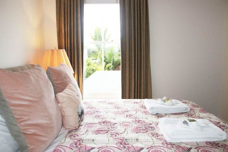 Robyn's Luxury Cottage
