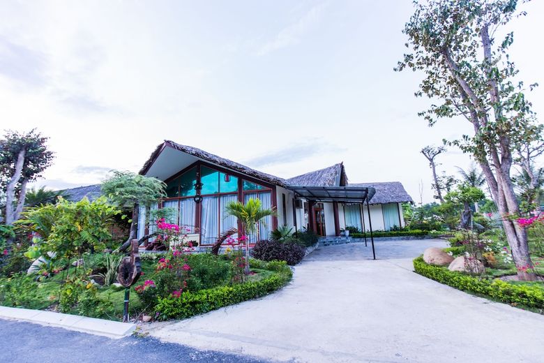 Hamya Hotsprings And Resort