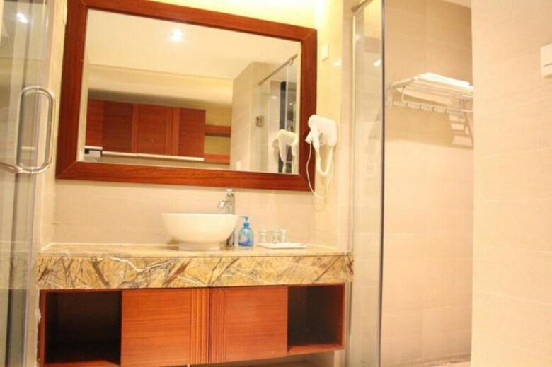 Huidong Seaside Apartment