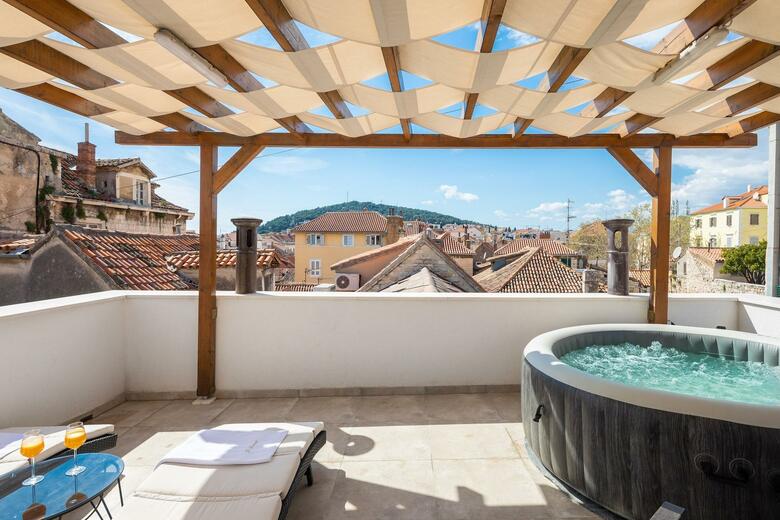 Hotel Le Premier Rooms