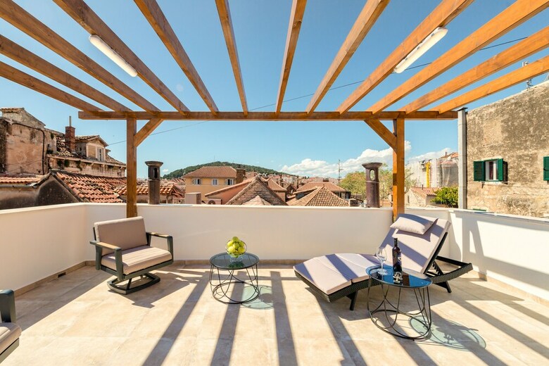 Hotel Le Premier Rooms