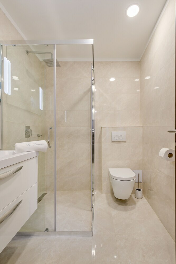 Hotel Le Premier Rooms
