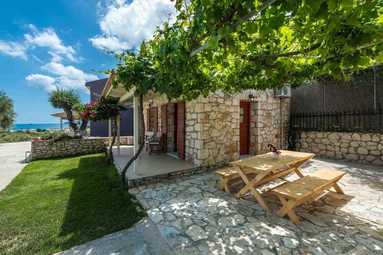 Hotel Evylio Houses