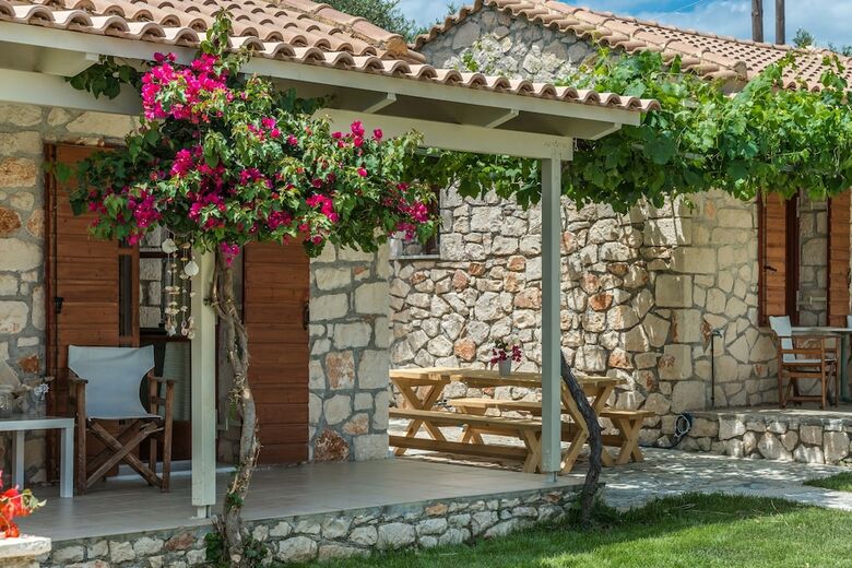 Hotel Evylio Houses