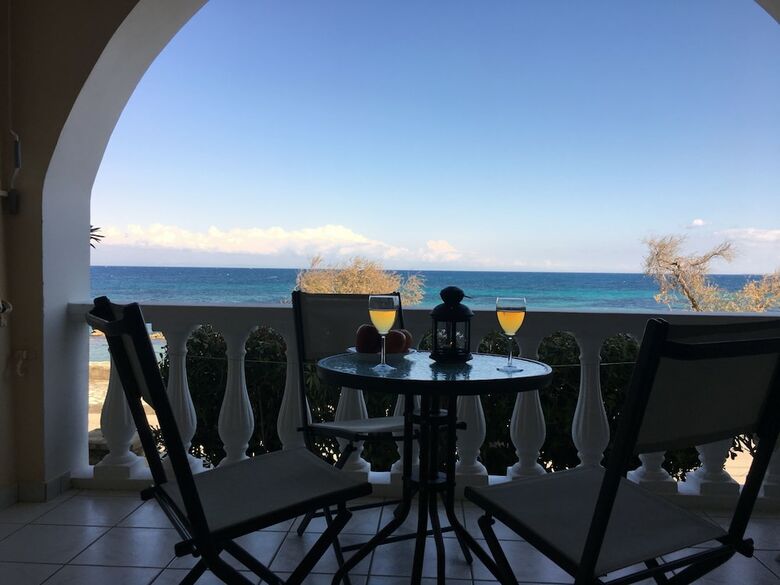 Aparthotel Elena's Luxury Studios And Apartments