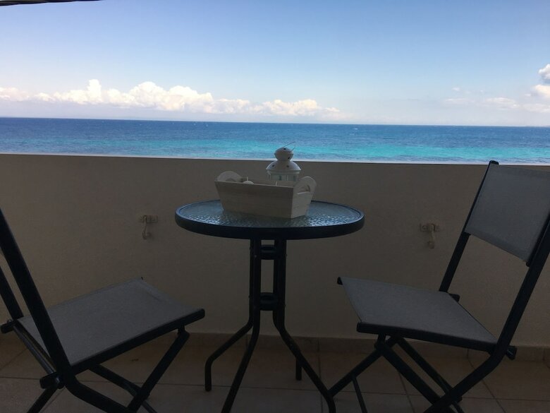 Aparthotel Elena's Luxury Studios And Apartments
