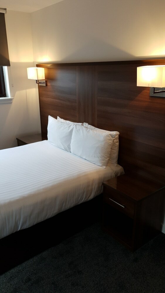 Hotel Premier Lodge